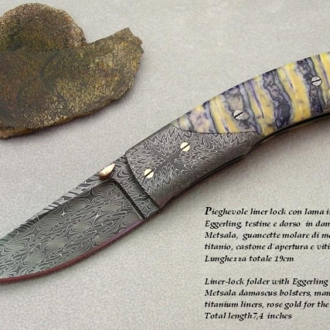 multiple damascus patterns used in this blade